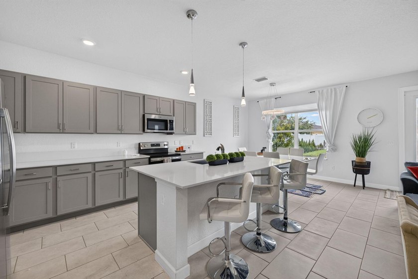 Welcome to this charming 4 bed, 3 full bath, 2 car garage home - photo 7