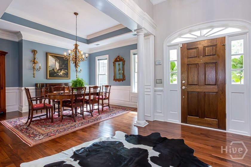 Experience the perfect marriage of traditional elegance and - photo 7