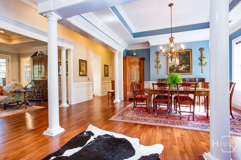 Experience the perfect marriage of traditional elegance and - photo 8