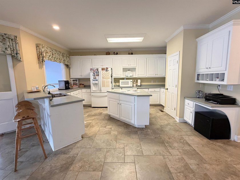 Lake Murray Living at Its Finest! Welcome to 83 Beaufort Shores - photo 14