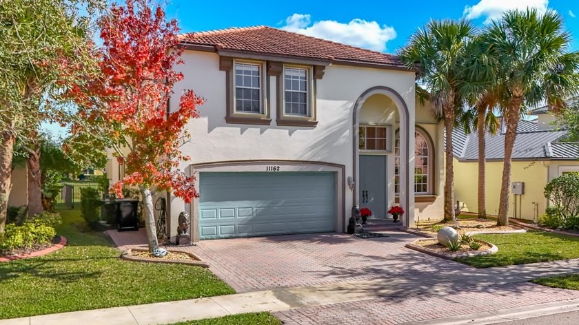 Spectacular 4 bedroom 3 full bath LAKE VIEW home in the - photo 2