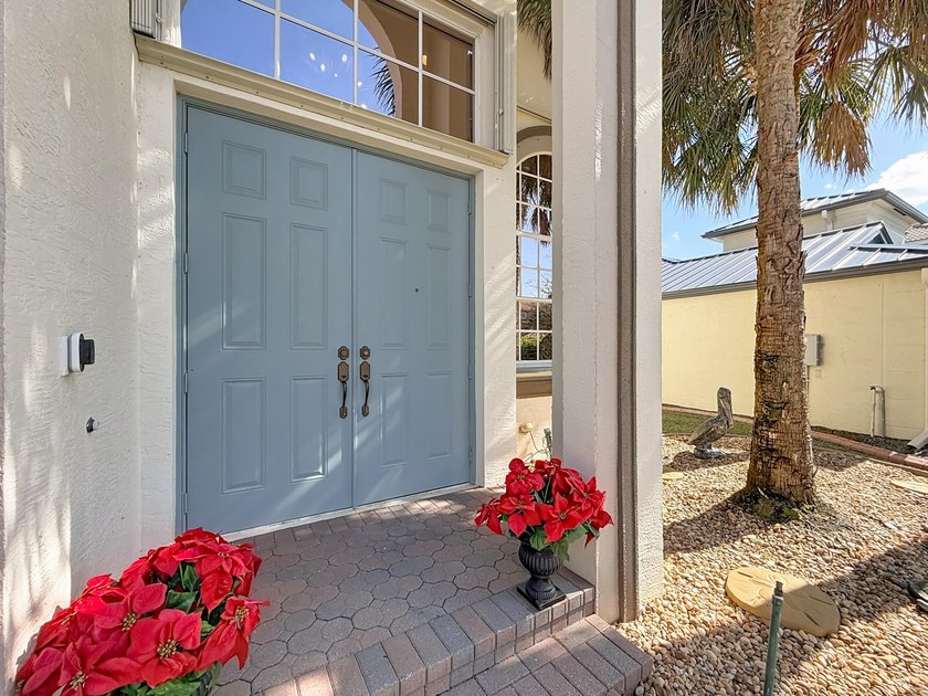 Spectacular 4 bedroom 3 full bath LAKE VIEW home in the - photo 4