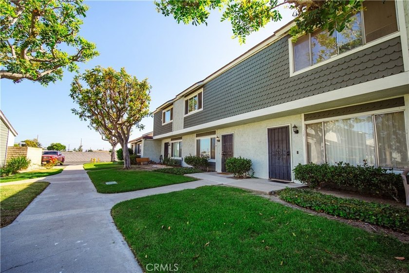 Welcome to this gorgeous two-story townhouse.This home is - photo 5