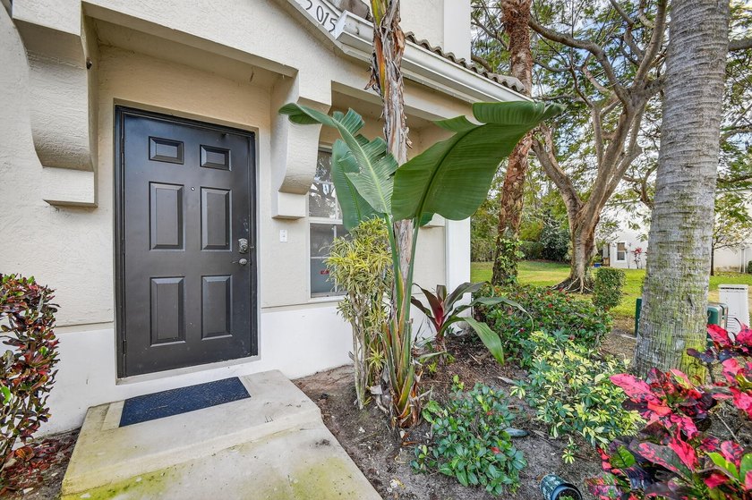 Updated and impeccable end unit townhouse in the highly sought - photo 5