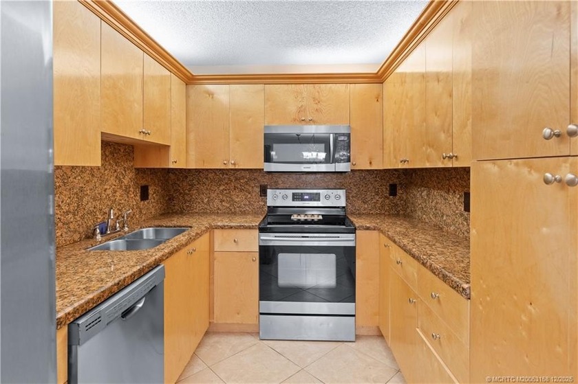 Welcome to this charming 3-bedroom, 2-bath home in a desirable - photo 6