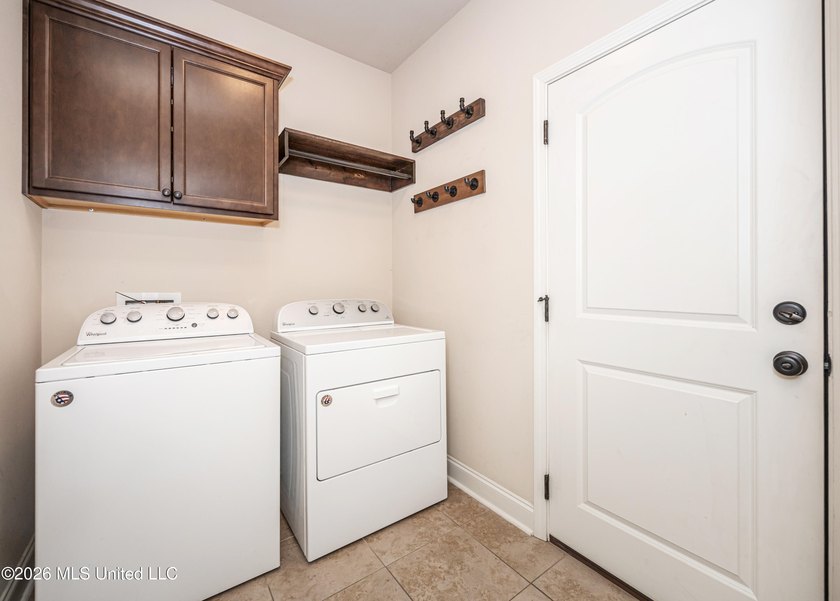 Some homes simply feel welcoming the moment you walk through the - photo 45