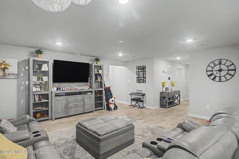 Welcome home to this spacious 4-bedroom, 2-bath property - photo 5