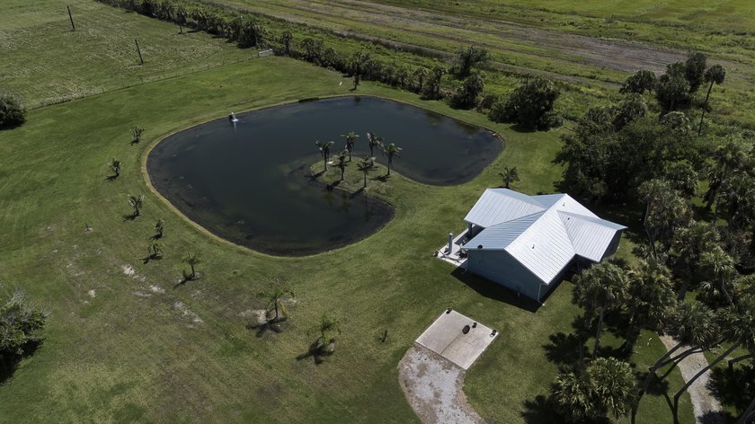 Welcome to your private oasis!! Built in 2022, this spectacular - photo 2