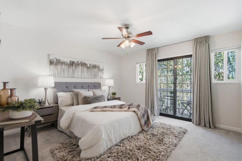 Rare opportunity to own a beautifully remodeled townhouse-style - photo 22