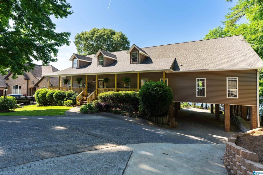 Turnkey Lake Living! With an acceptable offer, this property may - photo 4