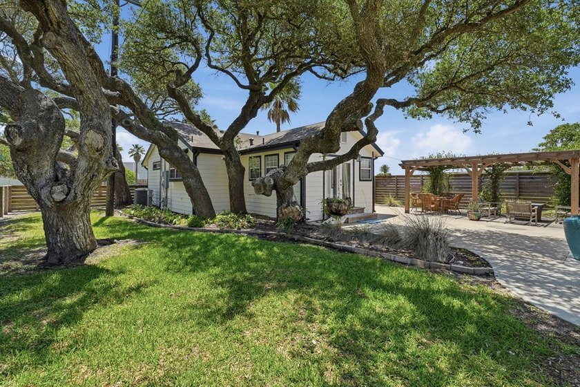 If you've been longing for a wonderful Coastal get-away or even - photo 26