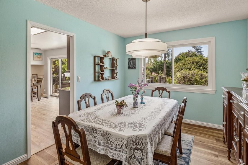This 4 bedroom 2.5 bath Cambrian home enjoys many upgrades on - photo 7