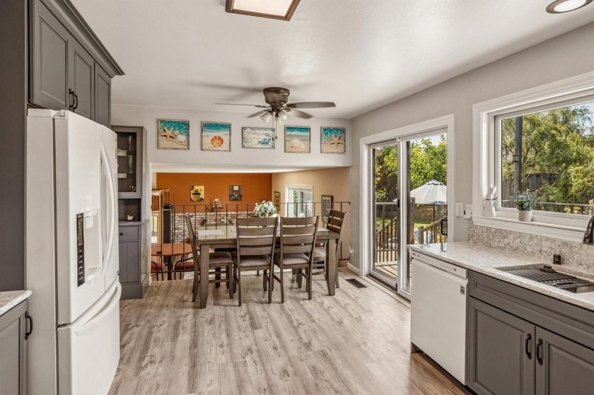 This 4 bedroom 2.5 bath Cambrian home enjoys many upgrades on - photo 10