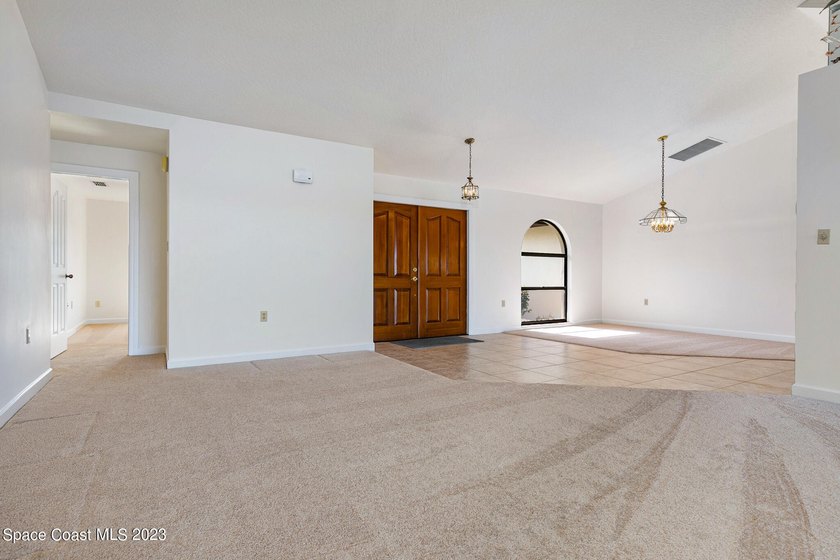 Here's your Chance of a lifetime to own a waterfront home - photo 11