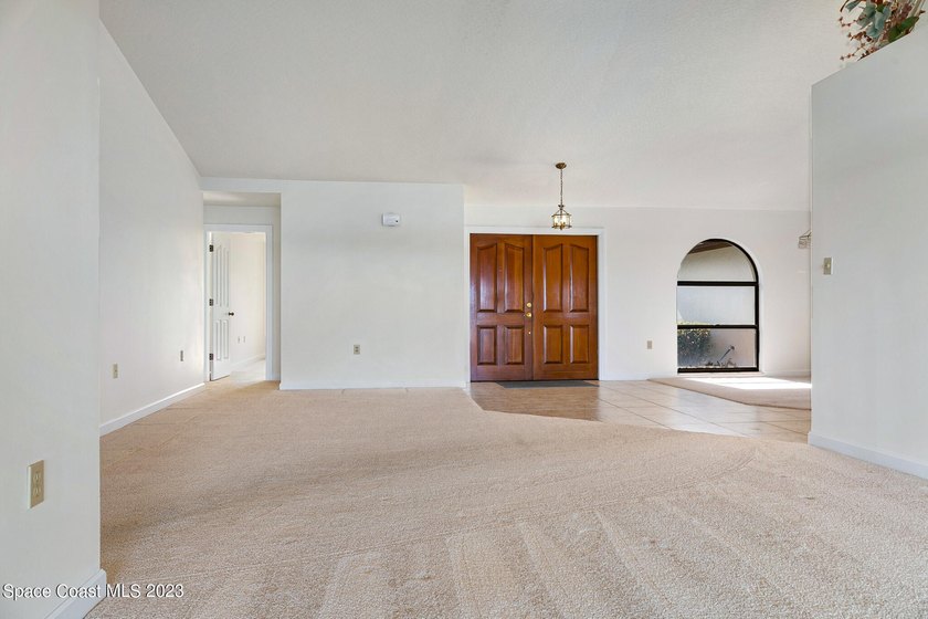Here's your Chance of a lifetime to own a waterfront home - photo 12