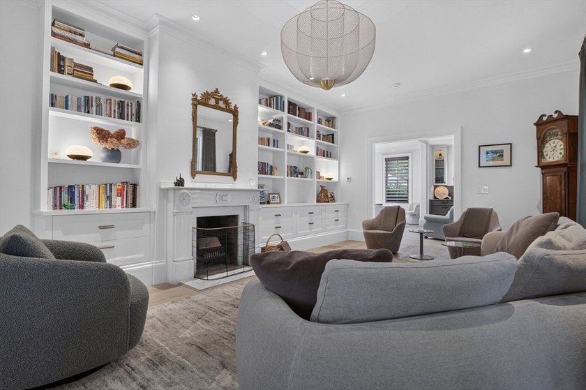 ***OFFER DEADLINE Tuesday 07/28 at 6:00PM*** Welcome to this - photo 3
