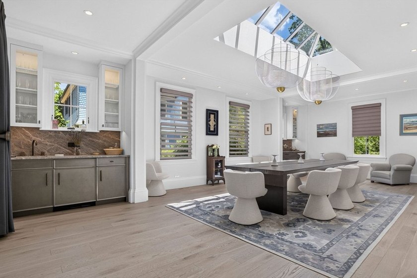 ***OFFER DEADLINE Tuesday 07/28 at 6:00PM*** Welcome to this - photo 5