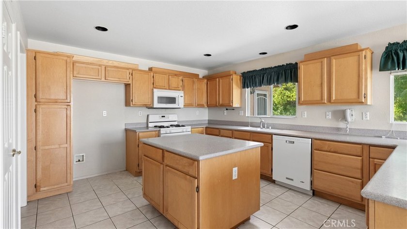 Welcome to 5739 Avenida Entrada, a spacious 5-bedroom - photo 17