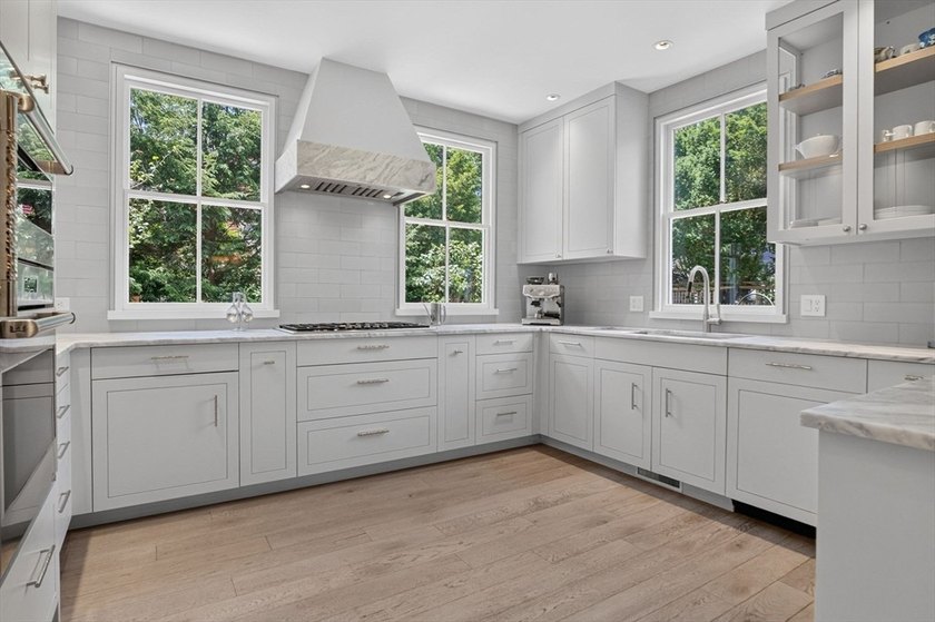 ***OFFER DEADLINE Tuesday 07/28 at 6:00PM*** Welcome to this - photo 9