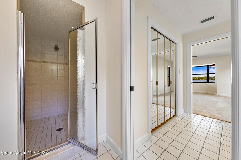 Here's your Chance of a lifetime to own a waterfront home - photo 22