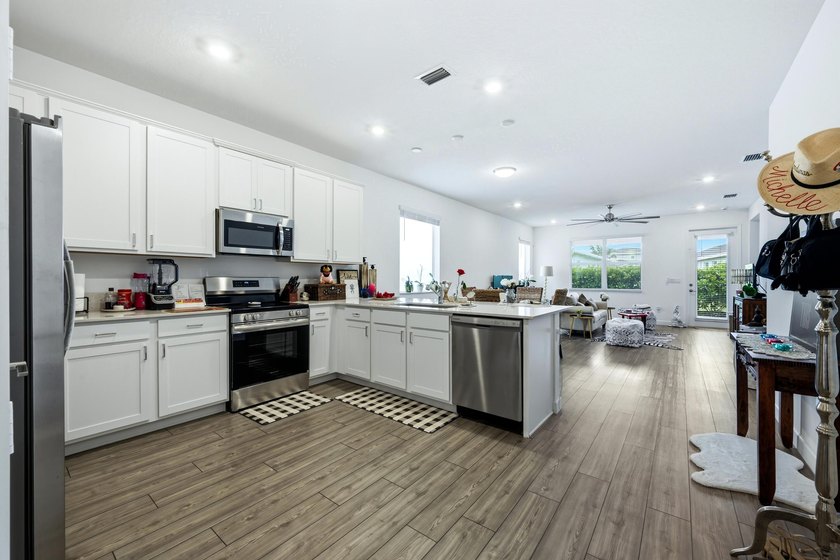 Welcome to easy Florida living in Delray Trails - Delray Beach's - photo 4