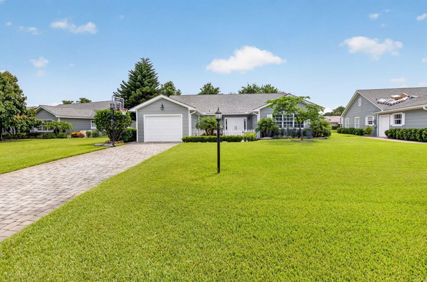 THIS BEAUTIFUL UPDATED 3 BEDROOM 2 BATH VILLA IS READY FOR A NEW - photo 3