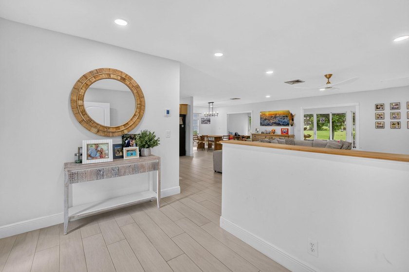 THIS BEAUTIFUL UPDATED 3 BEDROOM 2 BATH VILLA IS READY FOR A NEW - photo 6