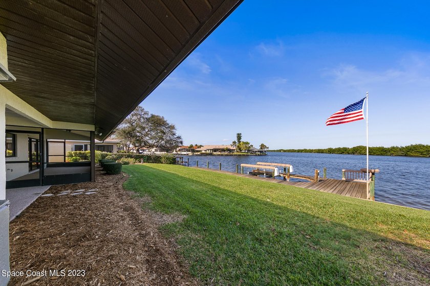Here's your Chance of a lifetime to own a waterfront home - photo 36