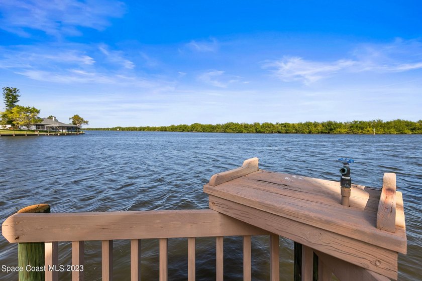 Here's your Chance of a lifetime to own a waterfront home - photo 38