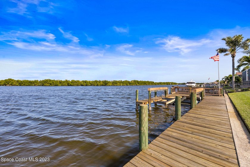 Here's your Chance of a lifetime to own a waterfront home - photo 40