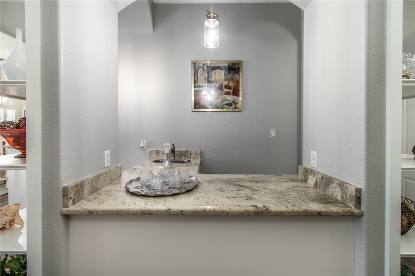 Beautiful stucco and stone home nestled in a quiet cul-de-sac - photo 13