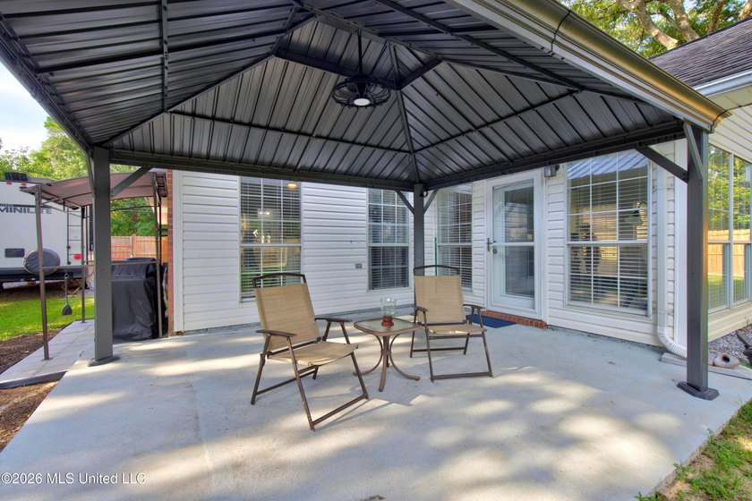 Beautifully updated and move-in ready! This charming 3-bedroom - photo 13