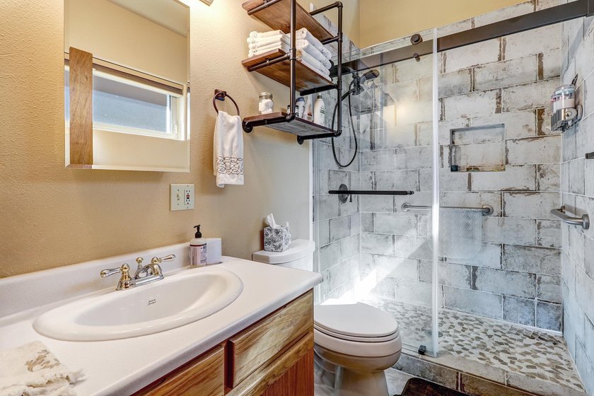 This lovely, well-maintained home is convenient to everything! - photo 13