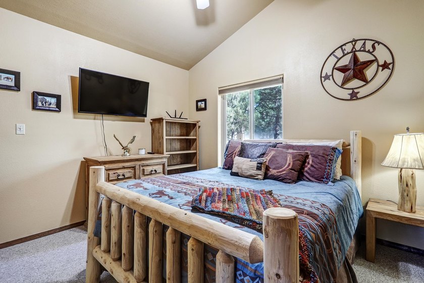 This lovely, well-maintained home is convenient to everything! - photo 16