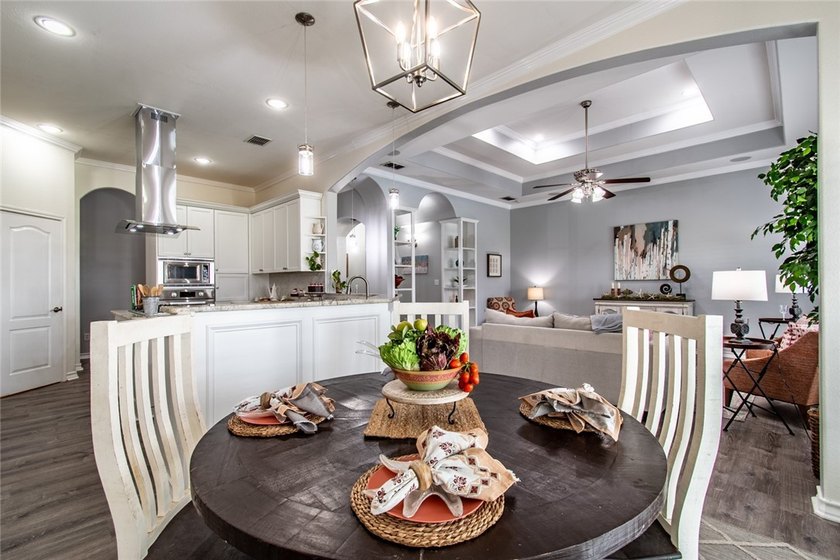 Beautiful stucco and stone home nestled in a quiet cul-de-sac - photo 18