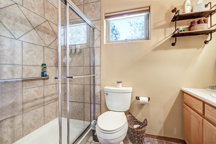 This lovely, well-maintained home is convenient to everything! - photo 18