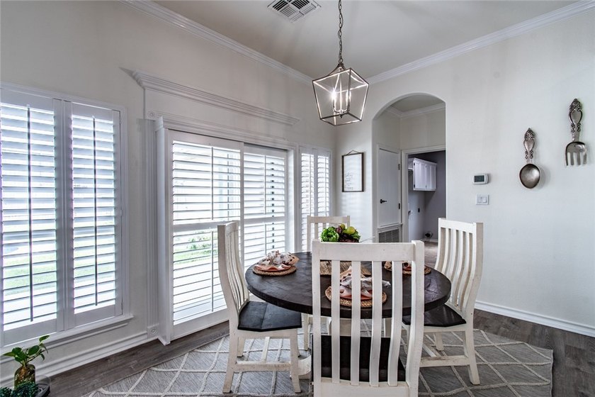 Beautiful stucco and stone home nestled in a quiet cul-de-sac - photo 19