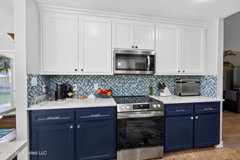 Beautifully updated and move-in ready! This charming 3-bedroom - photo 20
