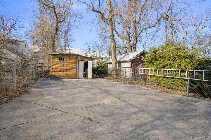 Welcome to this classic detached single-family colonial nestled - photo 23