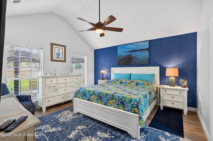 Beautifully updated and move-in ready! This charming 3-bedroom - photo 32
