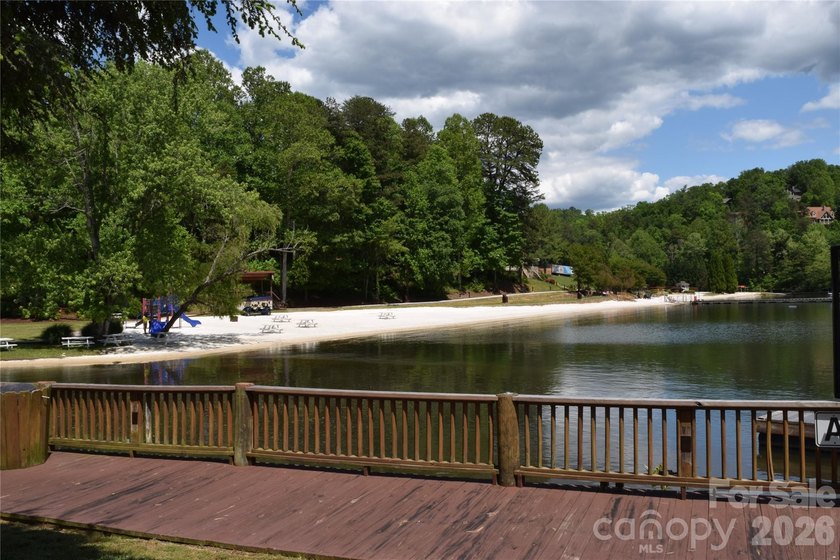LOCATION &amp; MOUNTAIN VIEWS! GREAT UP-CLOSE VIEWS of YOUNG's - photo 14