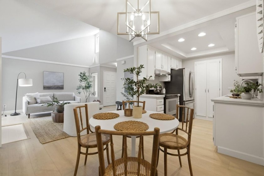 A bright top-floor retreat in the heart of Hamilton Place, this - photo 7