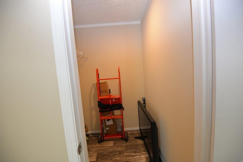 Conveniently located near Lake Sinclair and just minutes from - photo 10