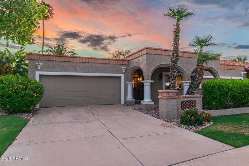 Waterfront luxury meets resort-style living in McCormick Ranch - photo 3