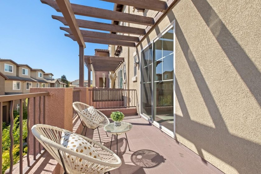 *Filled with natural light, this inviting home features soaring - photo 3