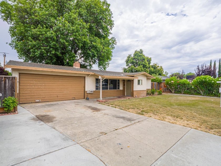 This is a rare opportunity to create your custom dream home on - photo 3