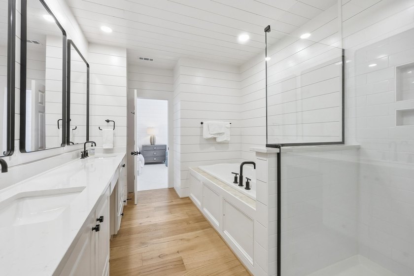 Welcome to luxury coastal living at its finest in The Peninsula - photo 35