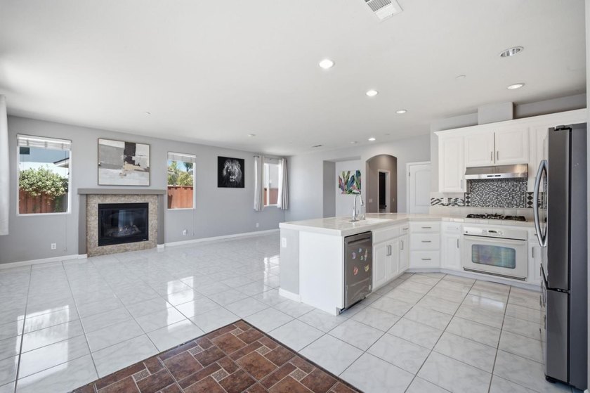 Welcome to 1622 Bologna Court, where timeless design meets - photo 9