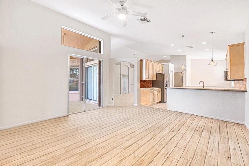 BRAND NEW A/C JUST INSTALLED!! GORGEOUS WATERVIEW! KITCHEN - photo 13