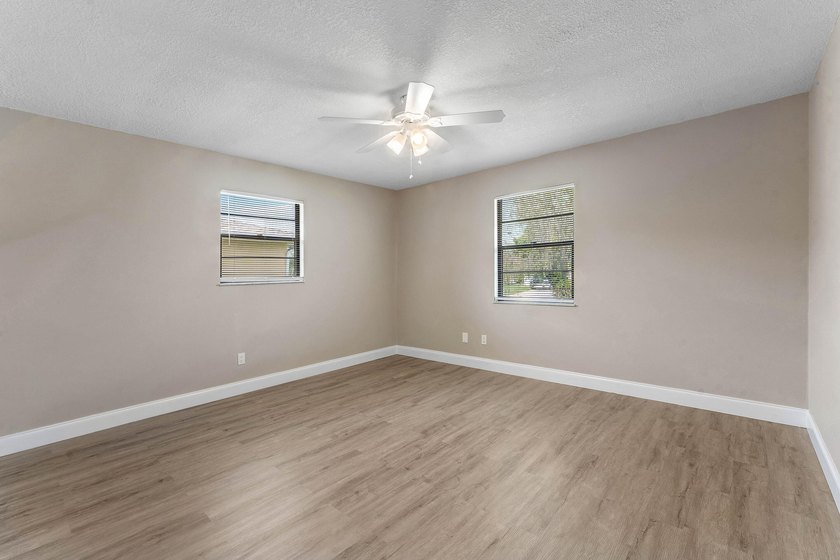 Welcome home to this updated 3-bedroom, 2-bath single-family - photo 10